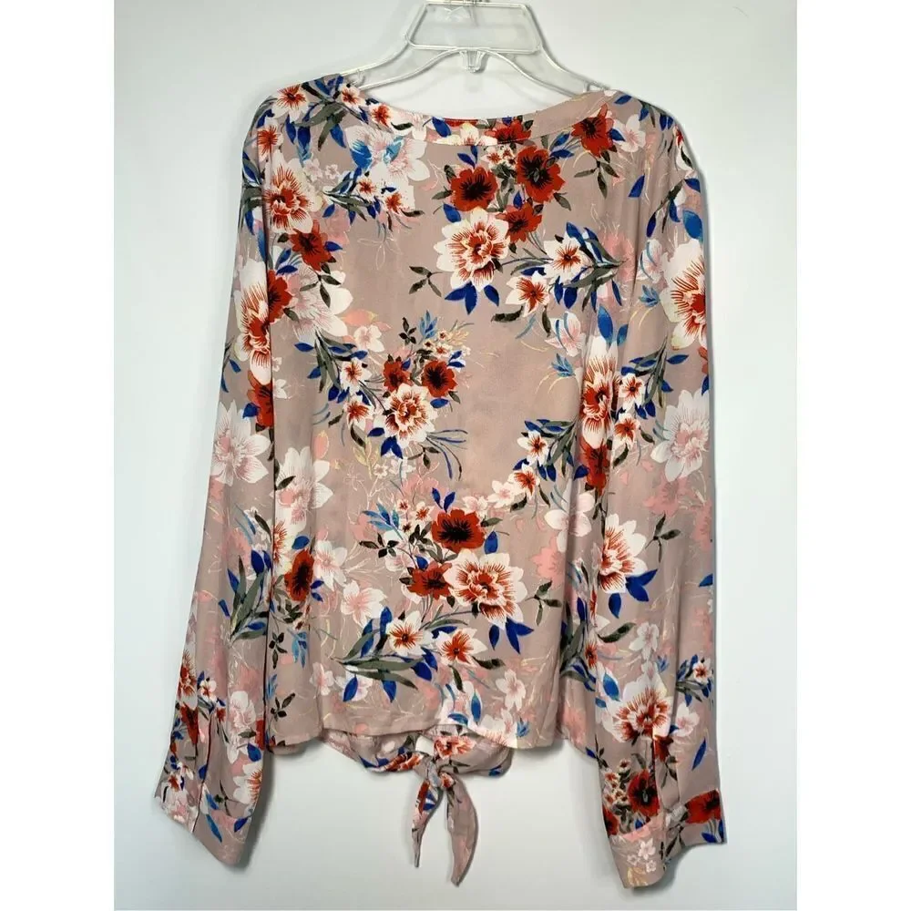 Sanctuary Women's Floral Split Neck Button Front Knot Blouse Blush Large NWOT